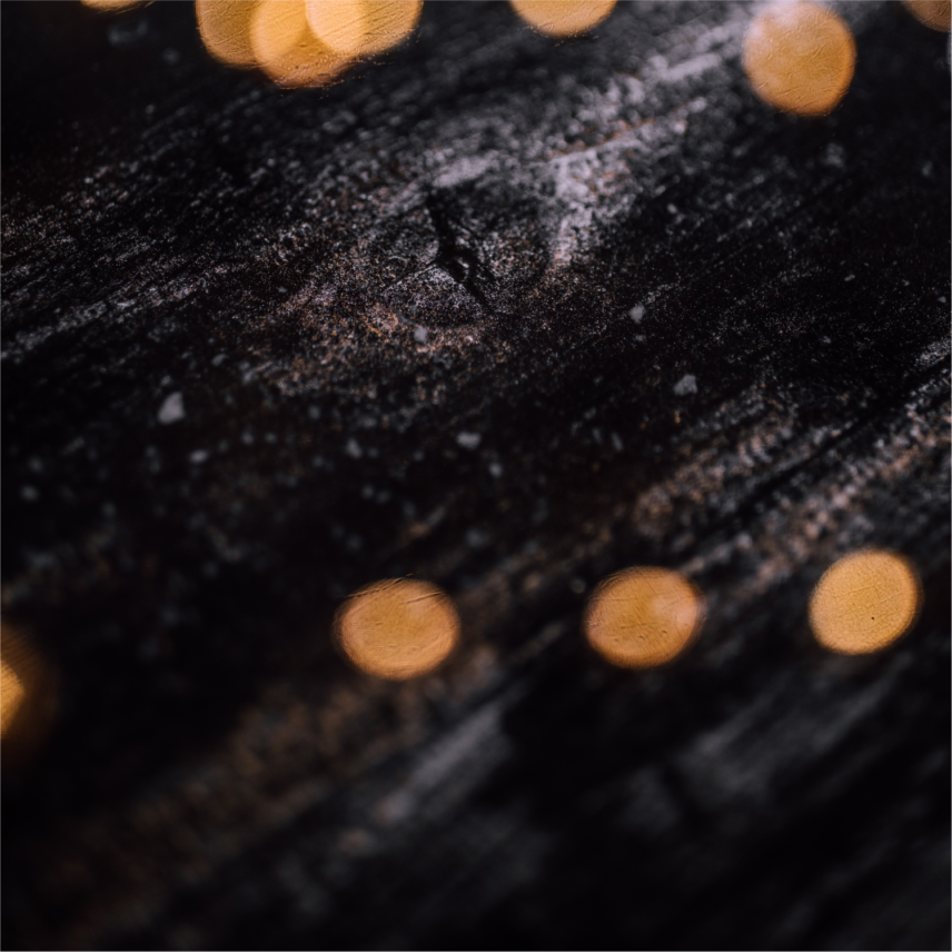 Հայելային  – Սև